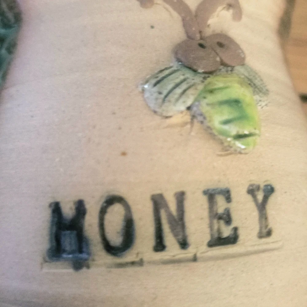 Artisan Handmade Stoneware Pottery Bee Honey Pot & Dipper